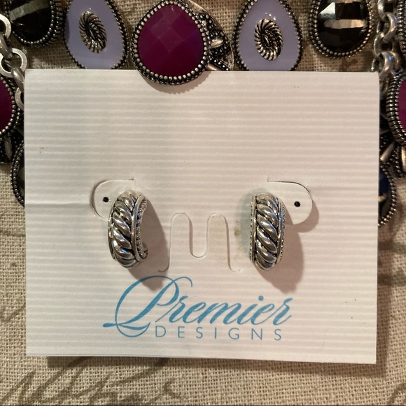 Premier Reversible Necklace & Earrings - Picture 9 of 10